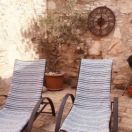 Appartement Village With Private Courtyard Pentakomo
