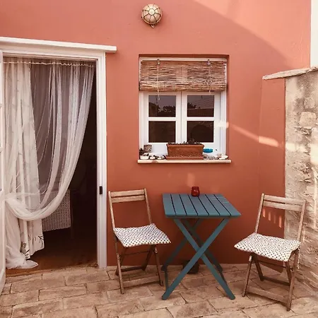 Village With Private Courtyard Appartement Pentakomo